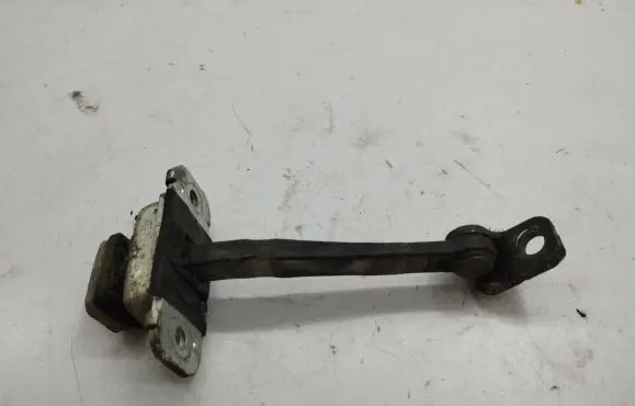 KIA Sorento Rear door check strap stopper
