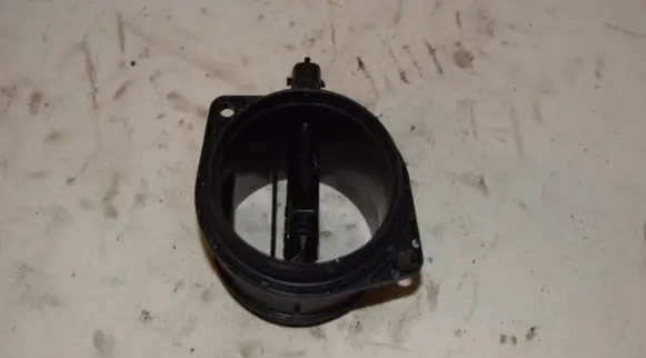 Land Rover Discovery 5 Mass air flow meter G4D3-12B579-AA