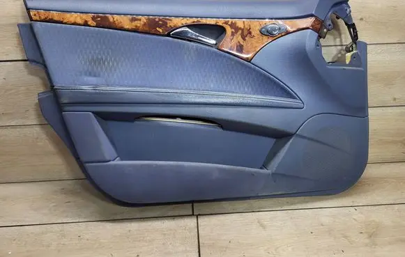 Mercedes-Benz E W211 Front door card panel trim A2117205572