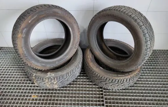 Skoda Octavia Mk1 (1U) R16 winter tire 