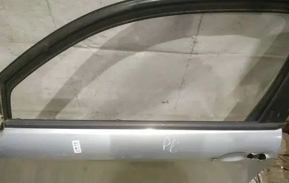 Alfa Romeo 147 Front door glass trim molding