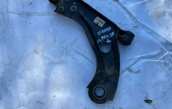 Citroen C4 Grand Picasso Front control arm 9678311380