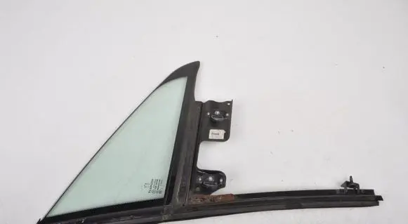 Peugeot 407 Front door vent window glass four-door 9650701180
