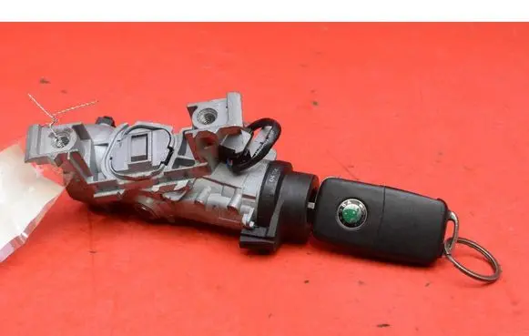 Skoda Superb B6 (3T) Ignition lock 461930001
