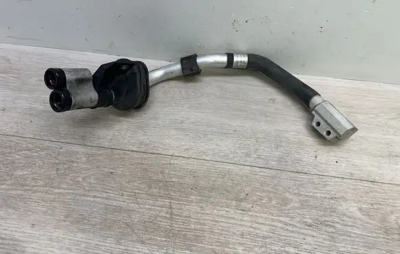 Porsche Macan (95B) Air conditioning (A/C) pipe/hose 8R1260712D