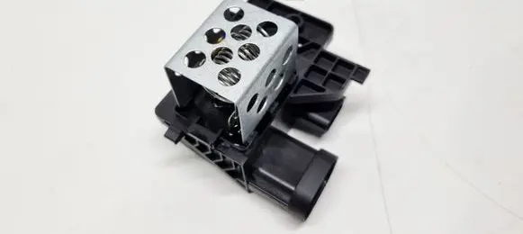 Renault Clio V Coolant fan relay 255503792R