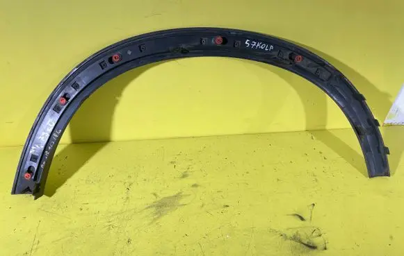Volvo XC90 Front arch trim 268KM