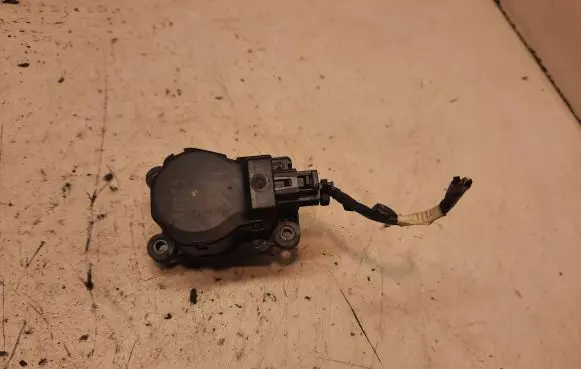 Ford Focus C-MAX Air flap motor/actuator 3M5H19E616AB EAD251260606