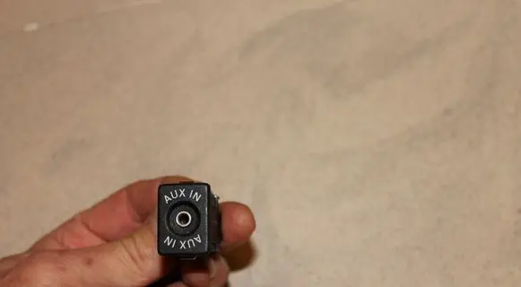 Volkswagen Tiguan AUX in-socket connector 5M0035724