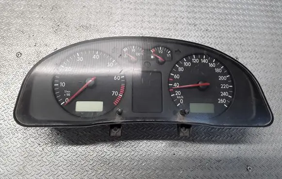 Volkswagen PASSAT B5 Speedometer (instrument cluster) 09051940090
