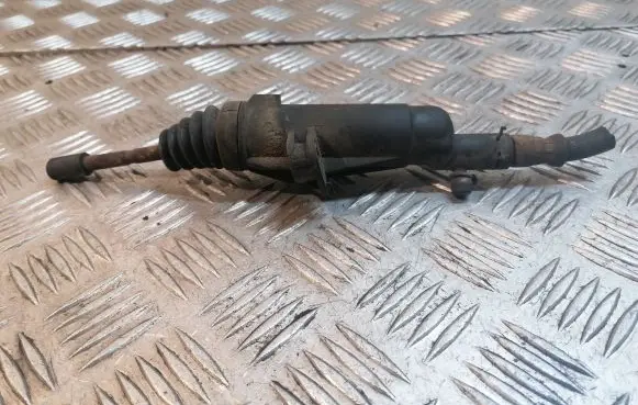 Clutch slave cylinder