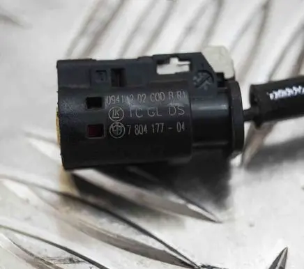BMW 3 F30 F35 F31 Oil temperature sensor 7804177