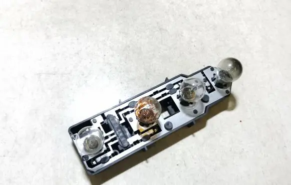 Mercedes-Benz C W202 Tail light bulb cover holder