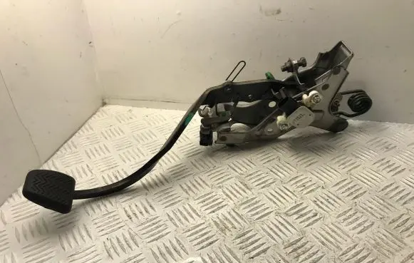 Toyota Avensis T270 Clutch pedal 5510720490 3130120600