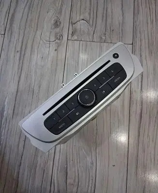 Renault Megane III Radio/CD/DVD/GPS head unit 281157698R