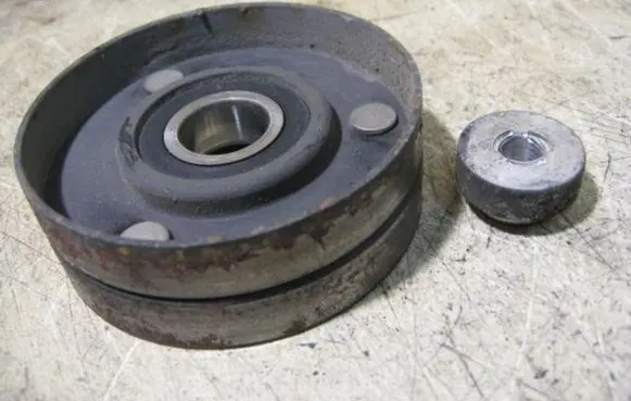 Volvo S40, V40 Timing belt tensioner pulley GE030R