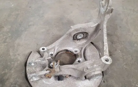 Audi Q5 SQ5 Rear wheel hub spindle/knuckle 8R0505431F 8R0505435C