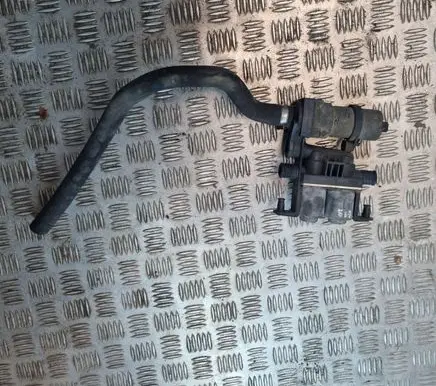 BMW 5 E39 Coolant heater control valve 8372004 1147412119