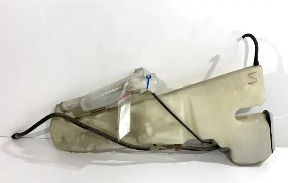 Honda CR-V Windshield washer fluid reservoir/tank