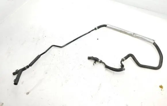 Volkswagen Touareg II Engine coolant pipe/hose 7P6122447T