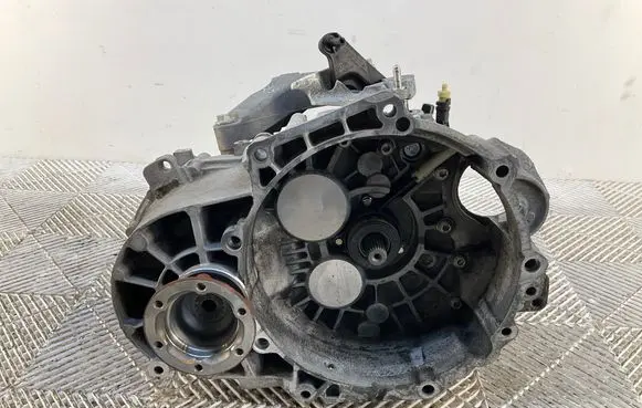 Volkswagen PASSAT B8 Manual 6 speed gearbox QFZ