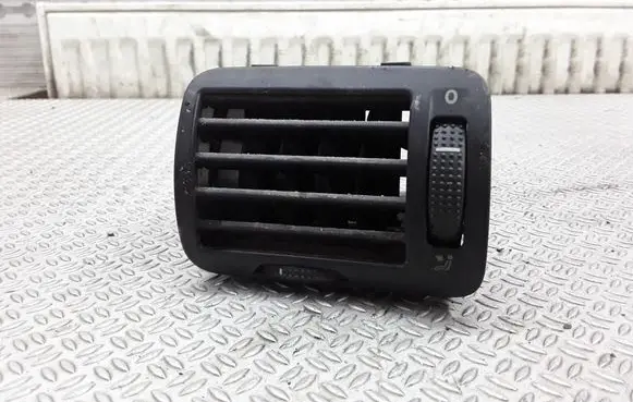 Volkswagen PASSAT B5.5 Dashboard side air vent grill/cover trim