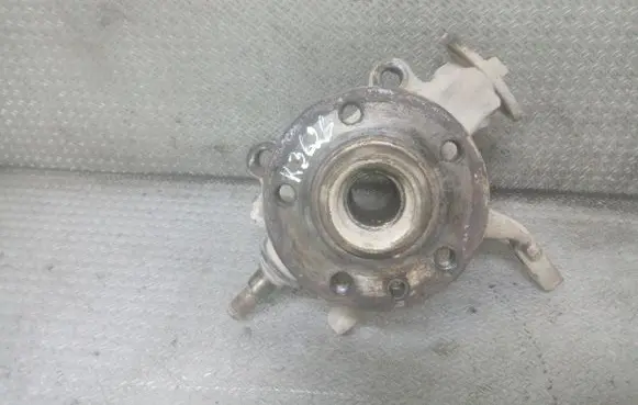 Volkswagen Transporter - Caravelle T4 Front wheel hub spindle knuckle