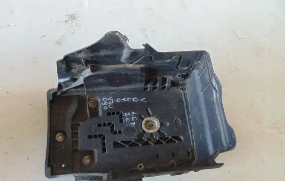 Volvo V70 Battery tray AG9N10723AB