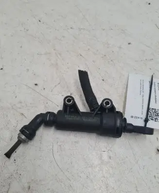 Clutch slave cylinder
