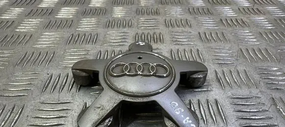 Audi A3 S3 8V Original wheel cap 4F0601165N
