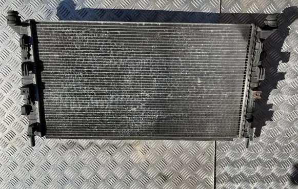 Volvo V50 Coolant radiator 3M5H8005TJ