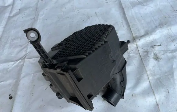 Renault Captur Air filter box 165001258R