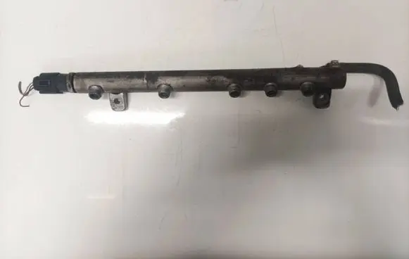 Mercedes-Benz A W169 Fuel main line pipe a6400701295