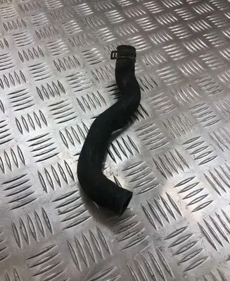 Volkswagen PASSAT B6 Engine coolant pipe/hose