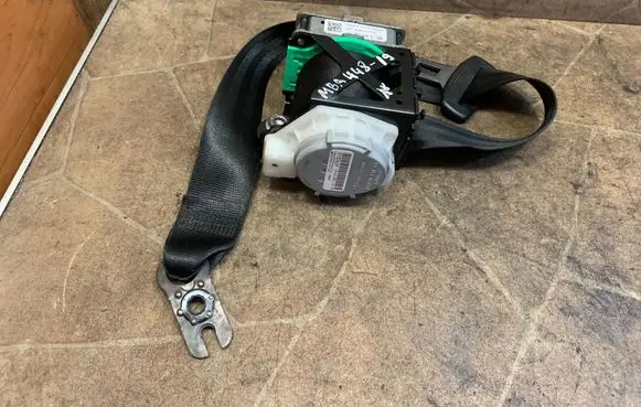 Audi A8 S8 D4 4H Rear seatbelt 4H0857805D
