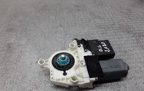Seat Altea XL Rear door window regulator motor 1K0959704M