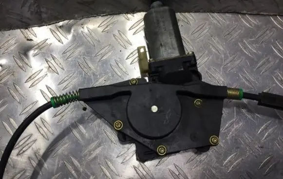 Ford Mondeo MK II Rear door window regulator motor 0130821680