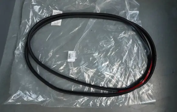 Volkswagen Tiguan Front door rubber seal 5TA837702D