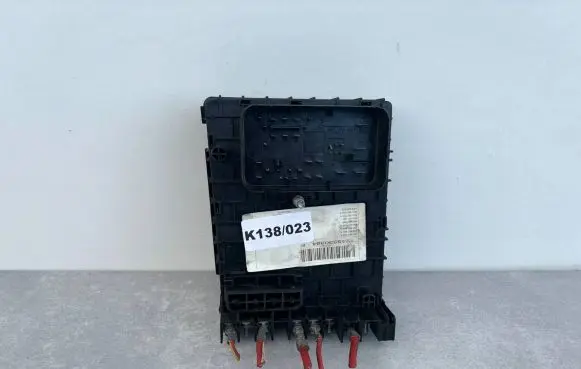 Volkswagen PASSAT B7 Fuse box set 3C0937125A