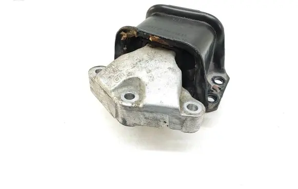 Peugeot 3008 I Engine mount bracket 9636270080 9636583980 9636845880