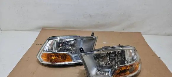 Dodge RAM 1500 DS Headlight/headlamp 50693B