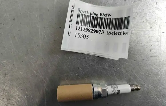 BMW X7 G07 Spark plug 12129829073 9829073