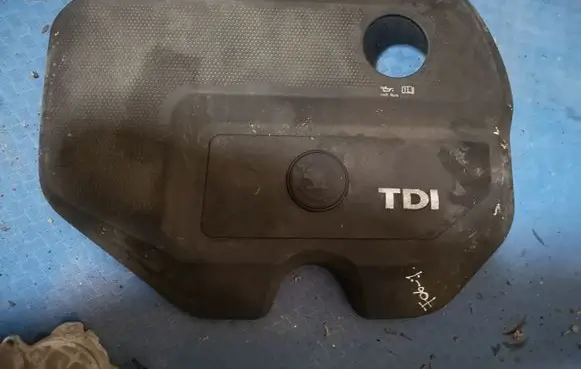 Skoda Fabia Mk2 (5J) Engine cover (trim)