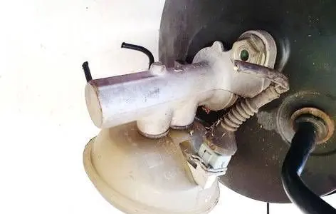 Volkswagen PASSAT B5 Master brake cylinder 31973