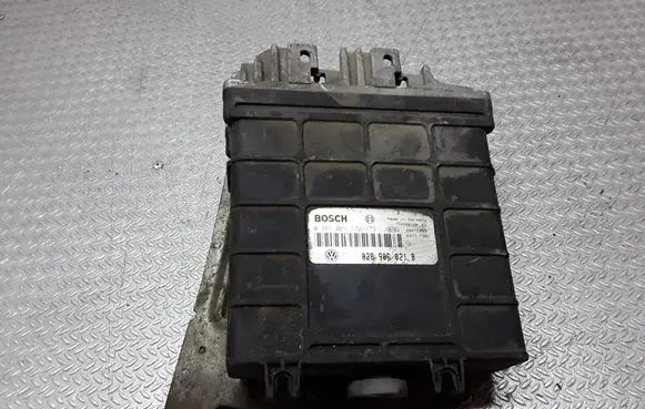 Volkswagen PASSAT B4 Engine control unit/module 0281001172 028906021B