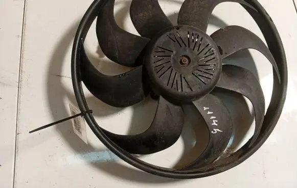 Ford Grand C-MAX Radiator cooling fan shroud 