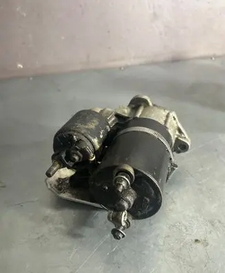 Volkswagen PASSAT B5.5 Starter motor 0001107068