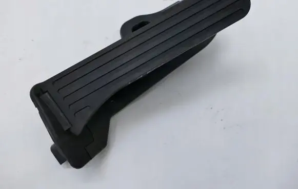 Volkswagen Golf VI Accelerator throttle pedal
