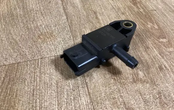 Opel Insignia A Exhaust gas pressure sensor 55566186 0728