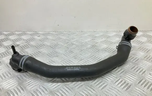 Engine coolant pipe/hose